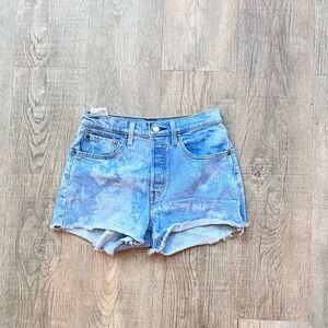 levi’s denim short